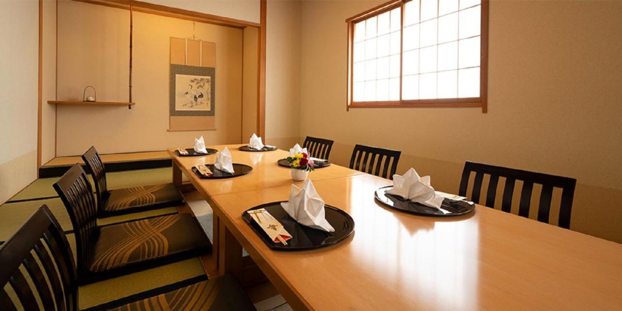 Hotel Associa Toyohashi Exterior foto A traditional Japanese dining room