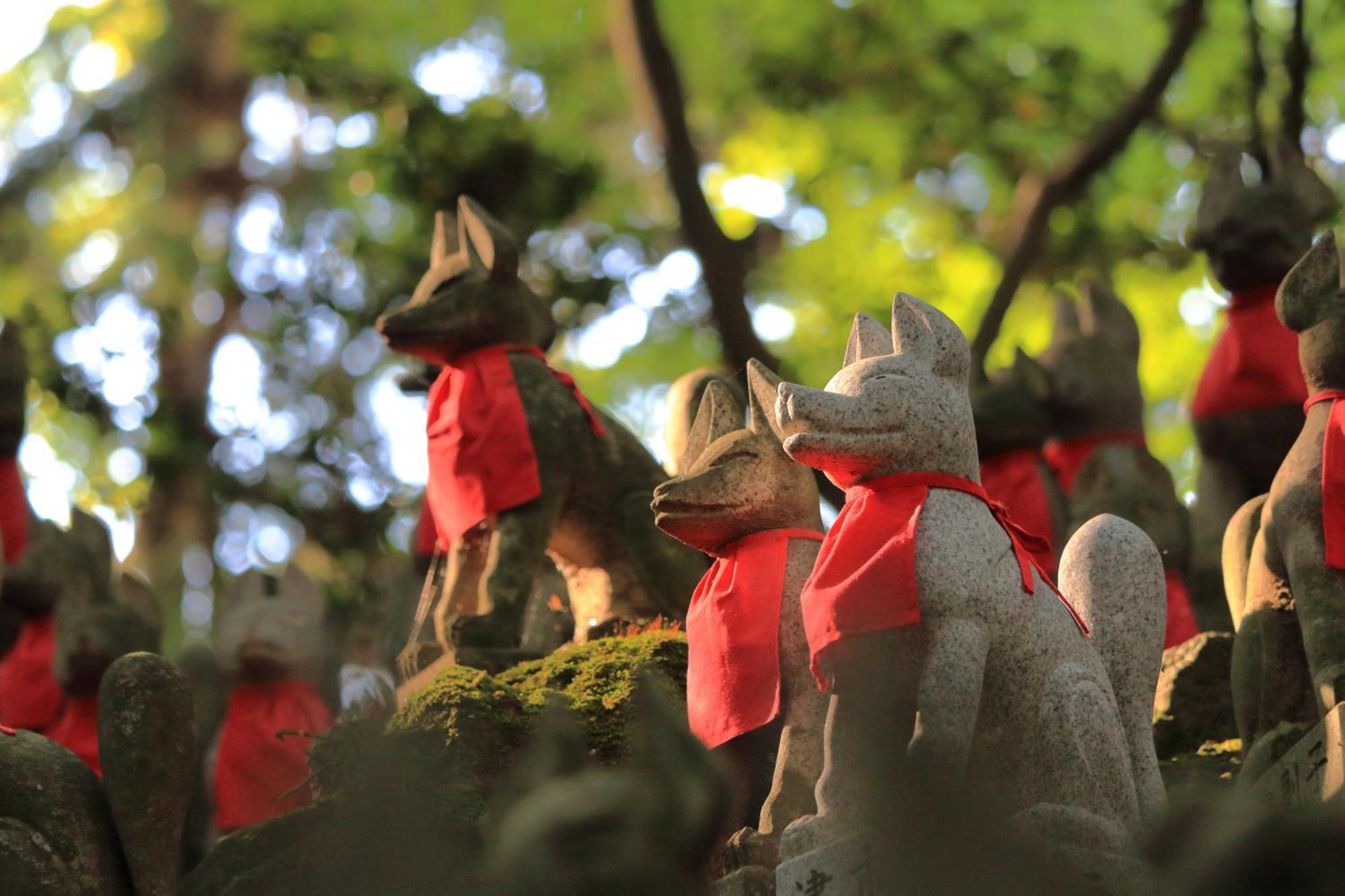 Hotel Associa Toyohashi Exterior foto Kitsune statues at a shrine