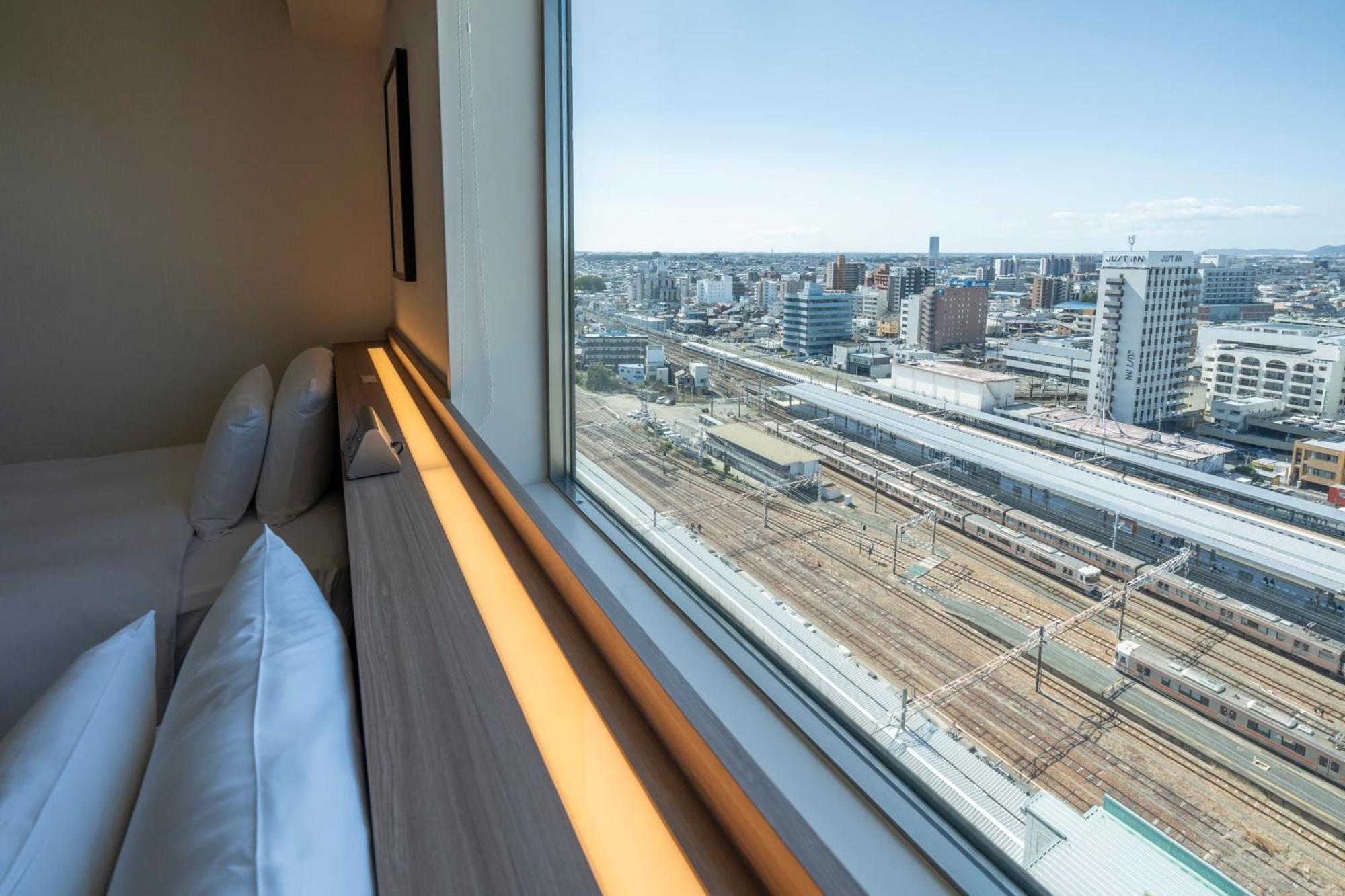 Hotel Associa Toyohashi Exterior foto View from a room