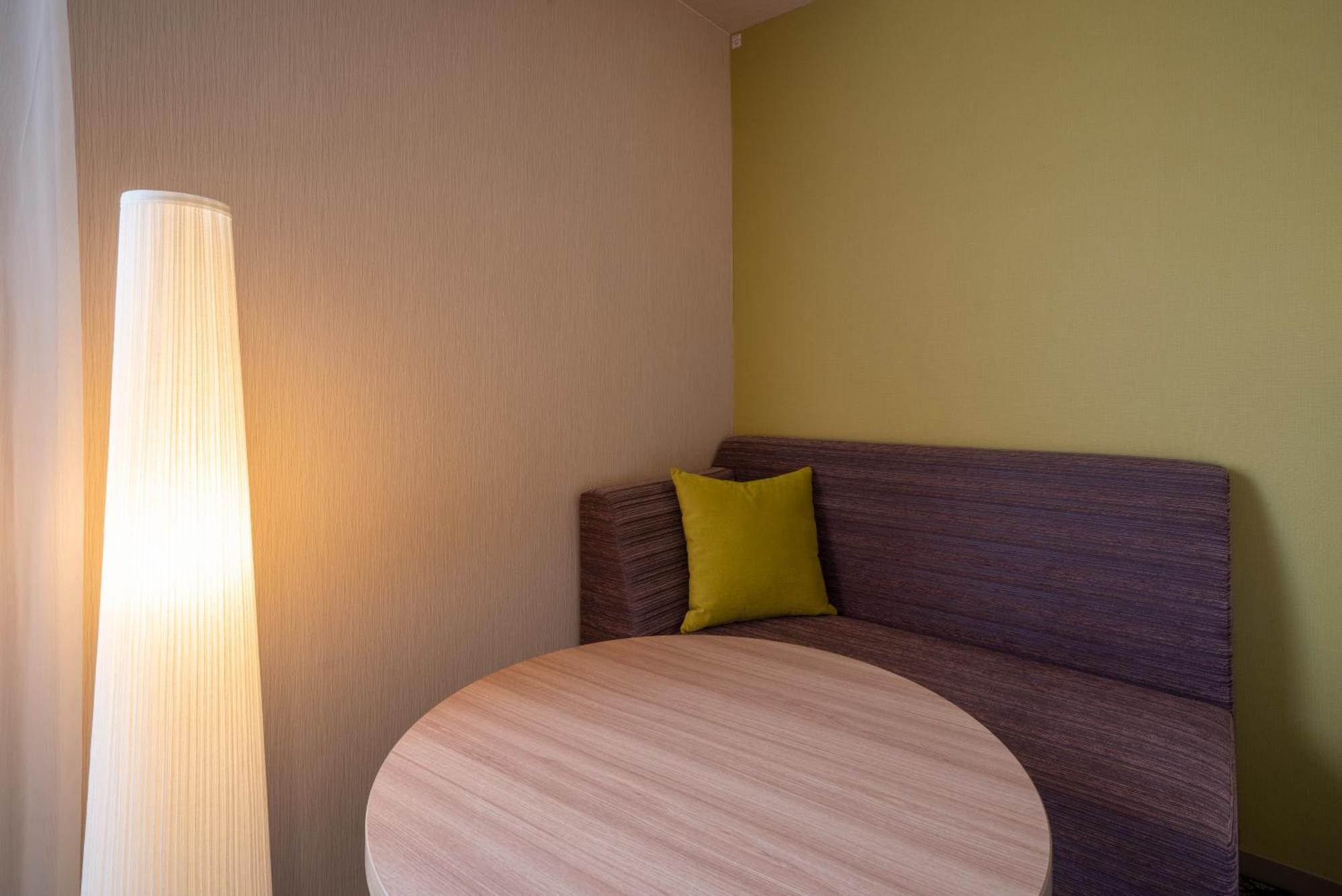 Hotel Associa Toyohashi Exterior foto A floor lamp