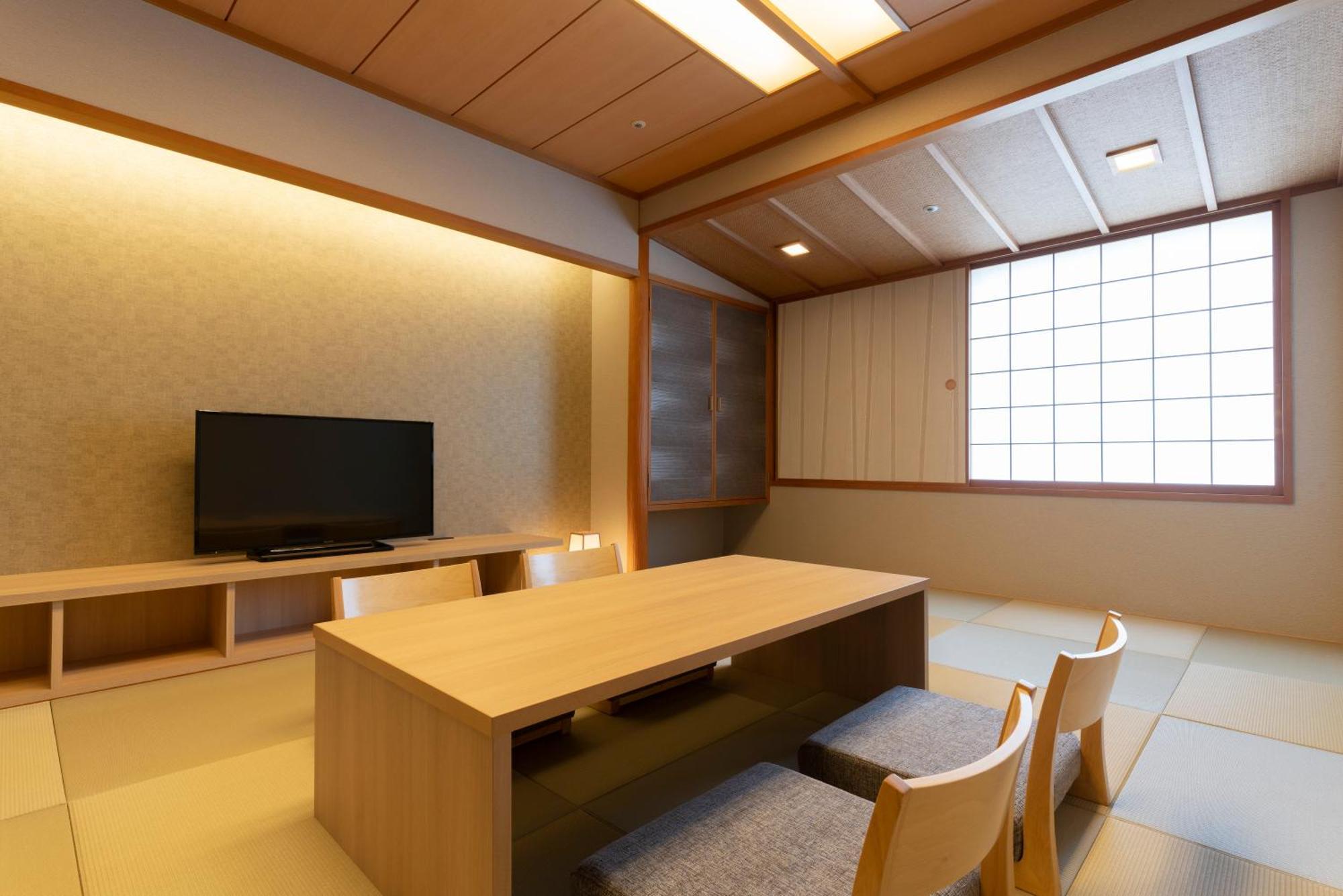 Hotel Associa Toyohashi Exterior foto A room at the Kyoto International Manga Museum