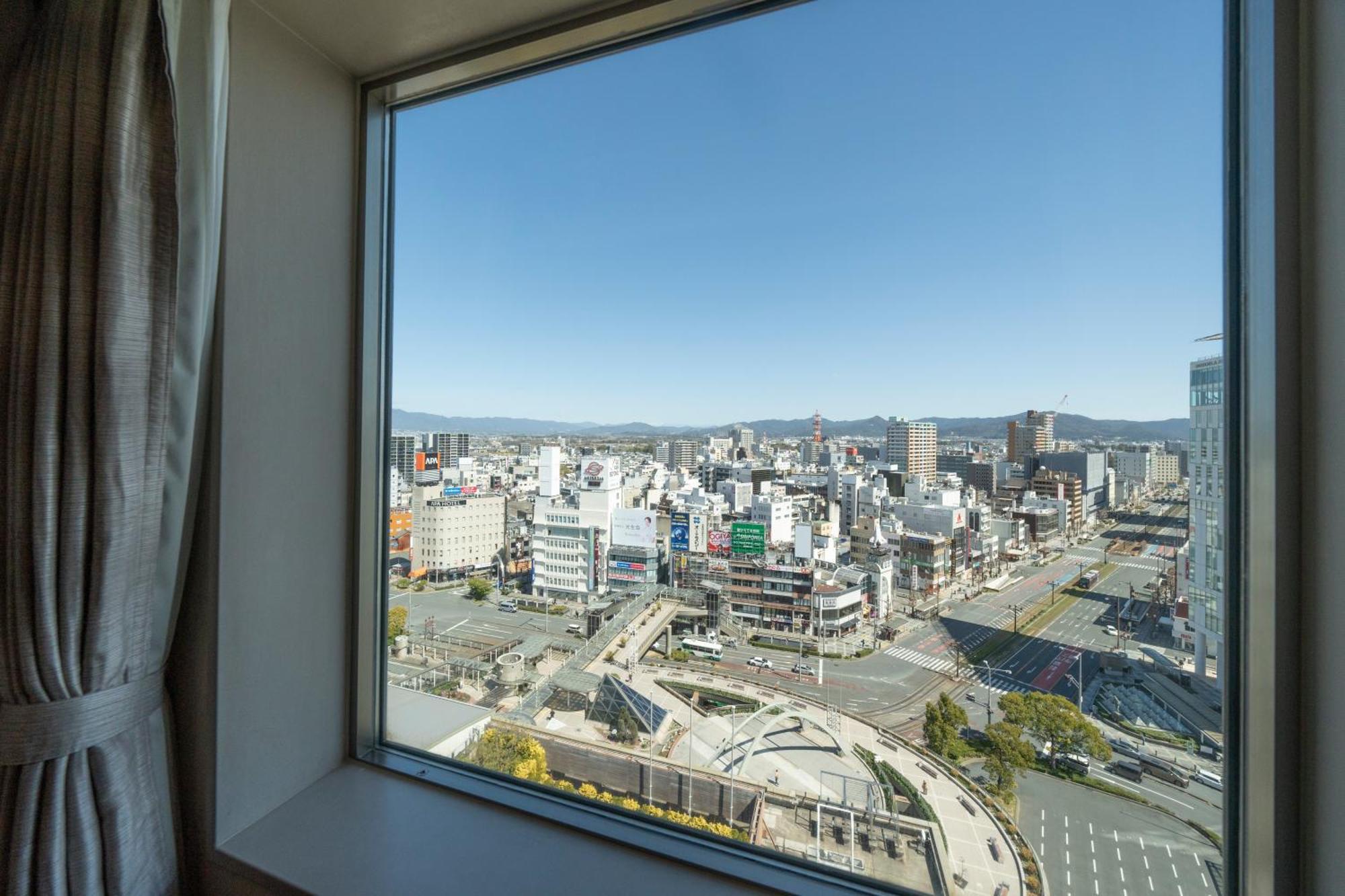 Hotel Associa Toyohashi Exterior foto View from a window